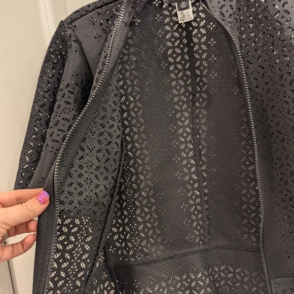 MARC BOUWER zip up flare sleeve top - Picture 6 of 10